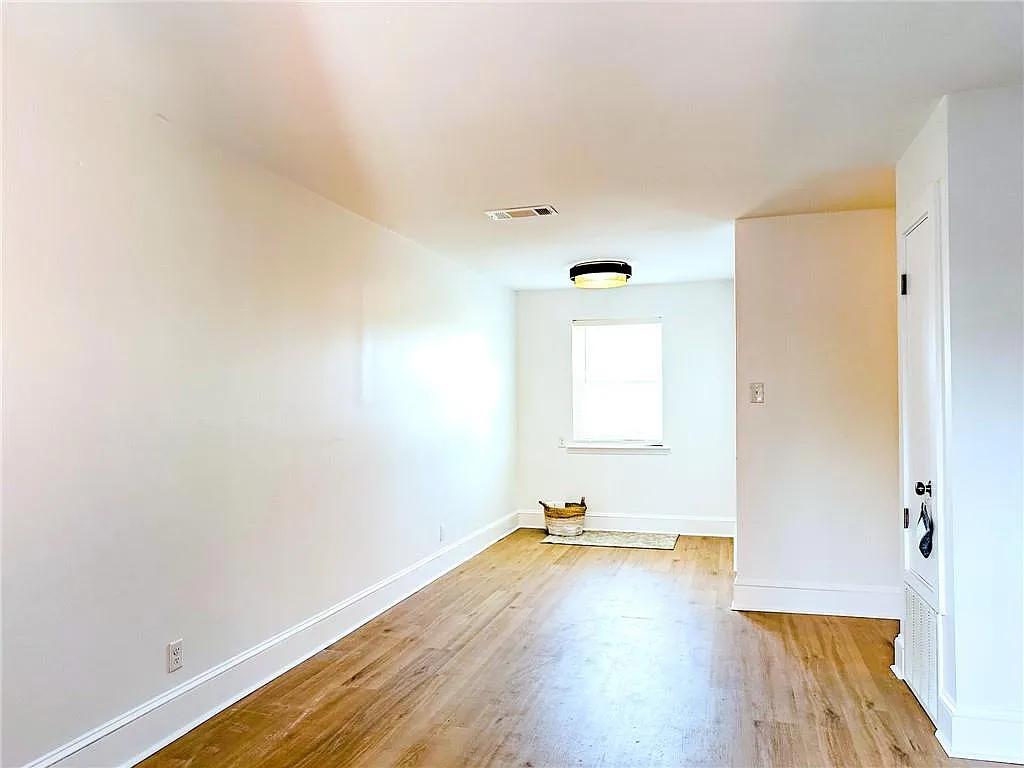 2 bed, 1.5 bath, 850 sqft, $1,250 — Photo 3