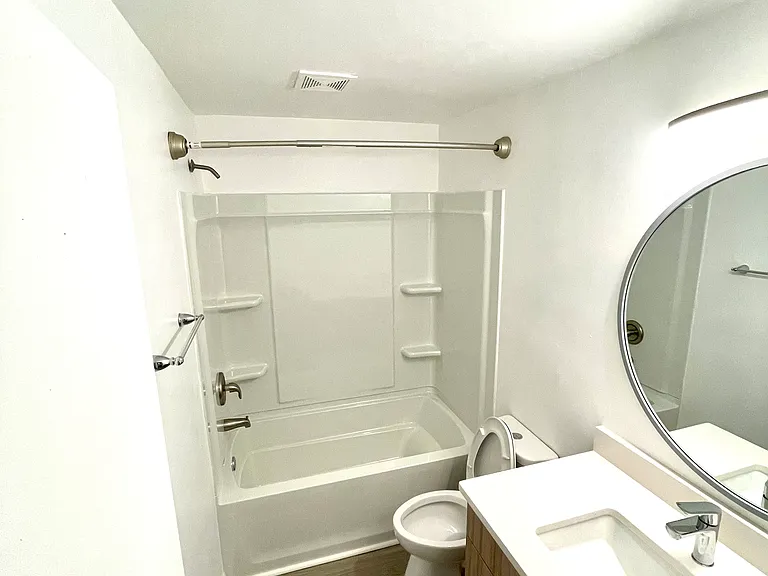 Collegeview — Photo 14