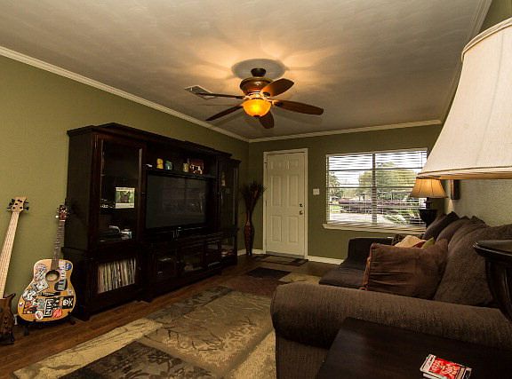 5th image of 504 S 37th St