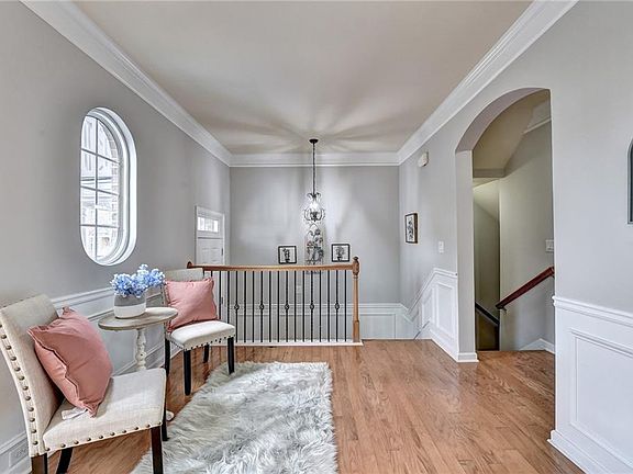 4th image of 10627 Camarilla Ct