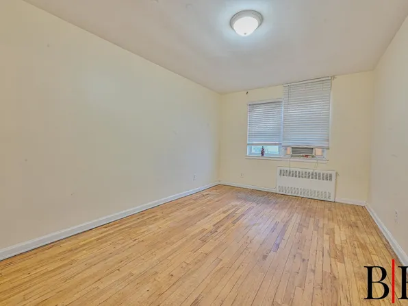 2076 East 63rd Street image 9 of 24