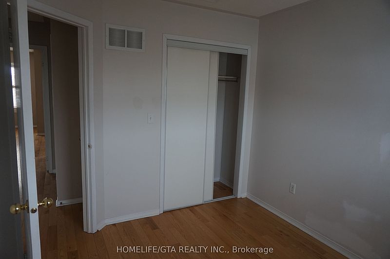 Toronto House for rent - 4 Bedrooms — photo 17