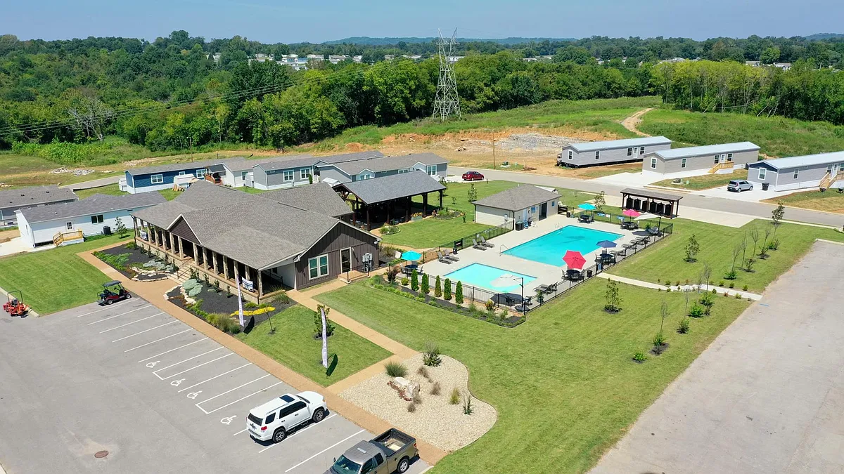 Building Photo - Duck River Estates