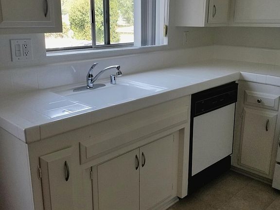 2nd image of 14335 Burbank Blvd APT 9
