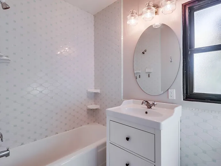 4706 Vista St #1 — Photo 18