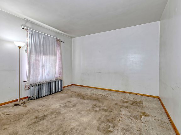 4th image of 231 Good St