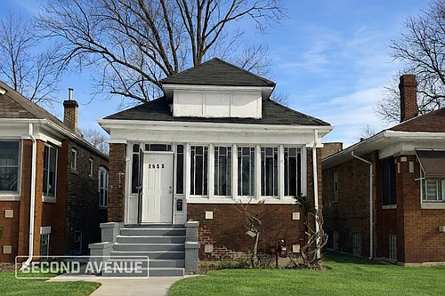7555 S Prairie Ave Photo 1