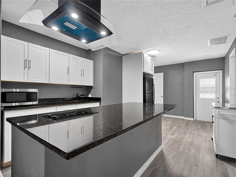 465 Rio Grande Ln — Photo 14