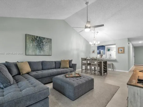 280 Timber Lake Cir #201, Naples, FL 34104