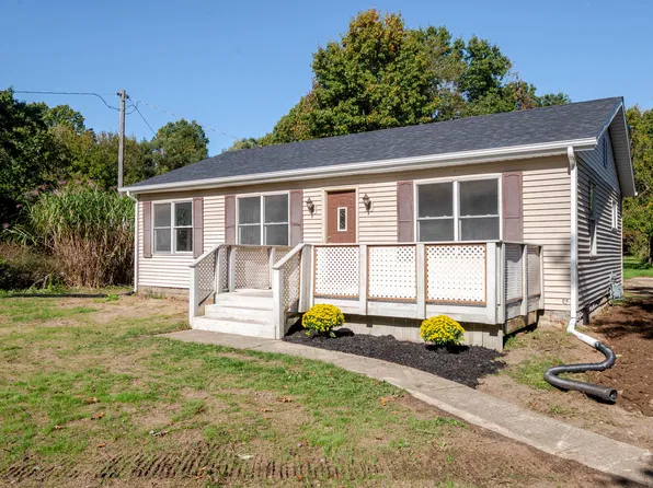 1403 Stateline Rd, Niles, MI 49120