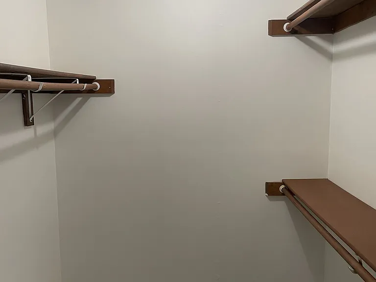 7520 Liquori Ct — Photo 32