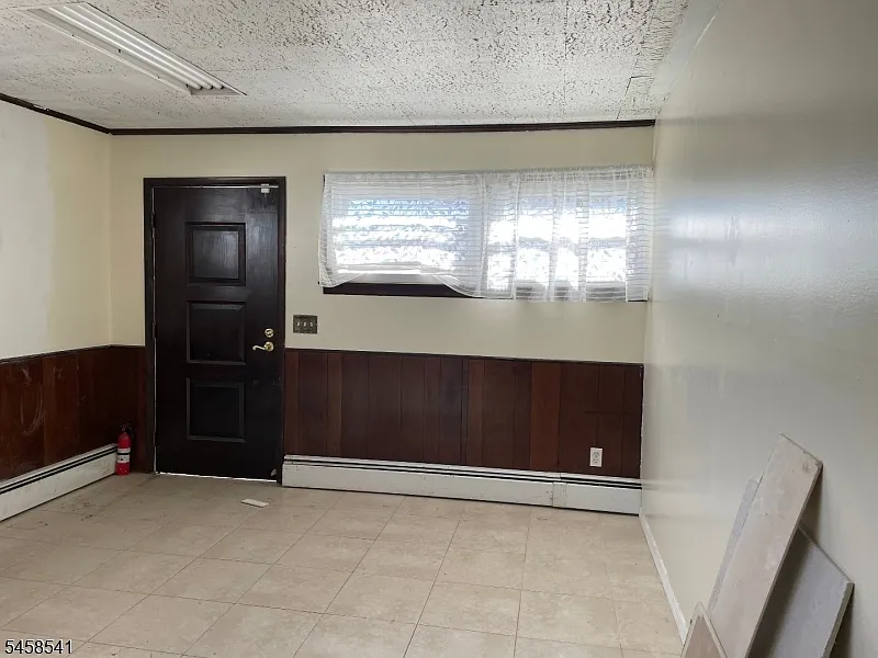 3 bed, 2.0 bath, $2,500 — Photo 4