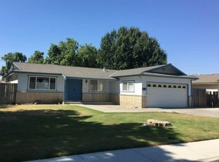 627 E Deodar Ln, Lemoore, CA 93245