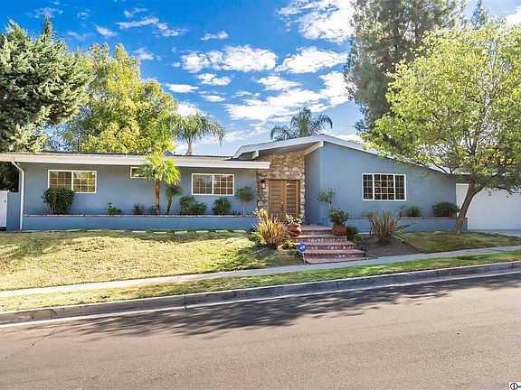3rd image of 5848 Lockhurst Dr