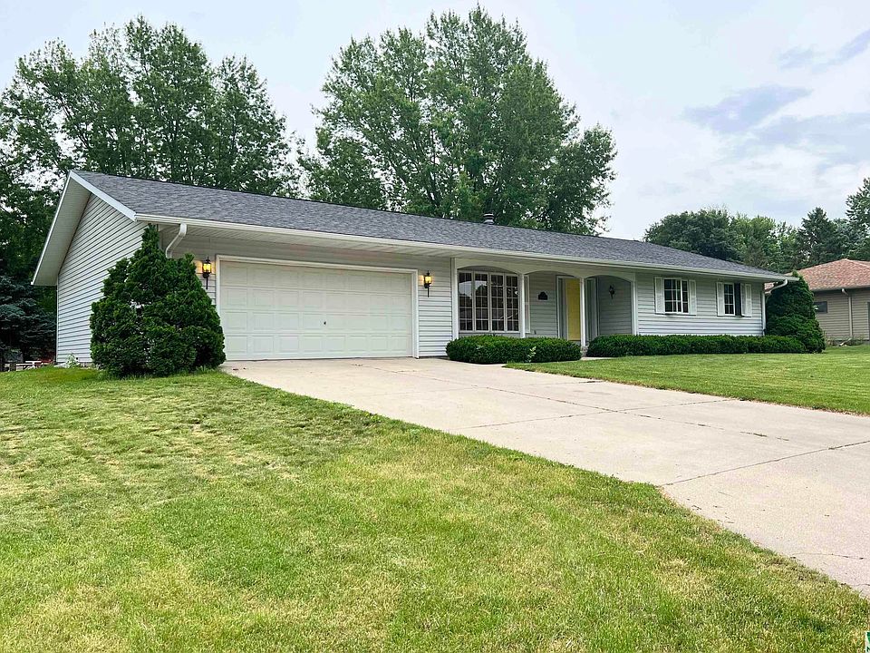 1st image of 713 Meadow Ln