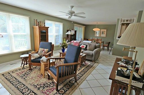 5th image of 935 Victoria Dr