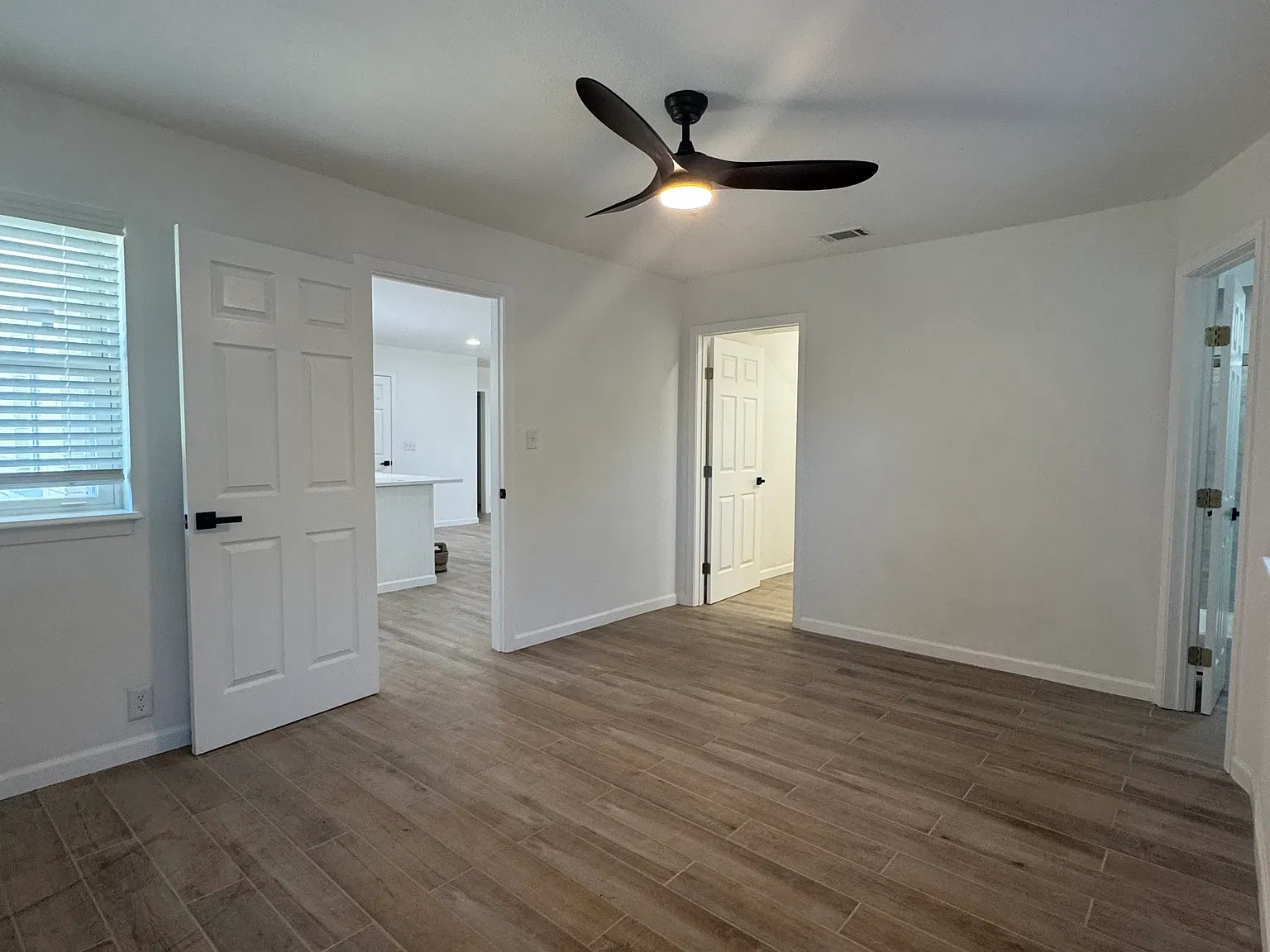 3 bed, 1342 sqft, $2,500 — Photo 3