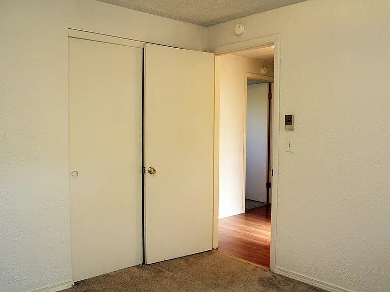 4110-4116 N Willis Blvd — Photo 16