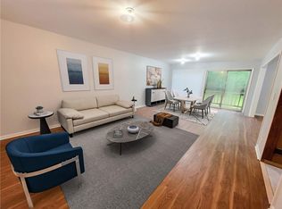 11 Wood Ln, Suffern, NY 10901