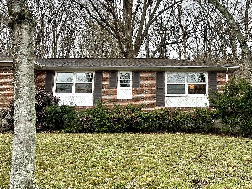 1st image of 819 Kendall Dr