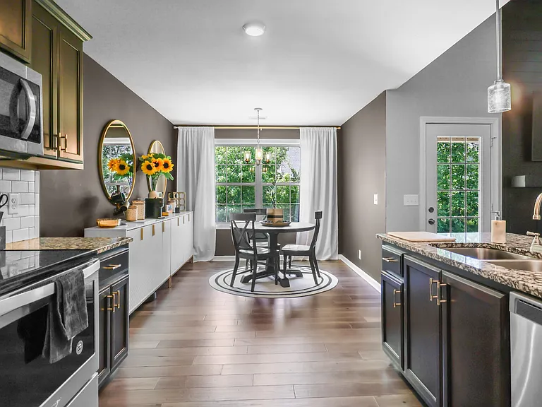 1286 Magnum Dr — Photo 13