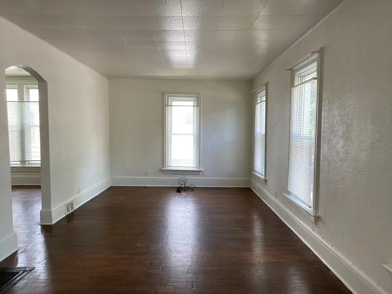 704 Sixth & 736 Carlton - 704 S... — Photo 4