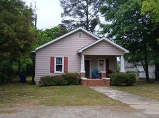 33 1st St, Greenwood, SC 29646