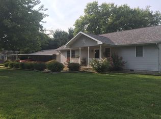 408 Kings Hwy, Kinmundy, IL 62854