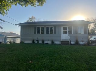 4835 Kesler Rd NW, Cedar Rapids, IA 52405