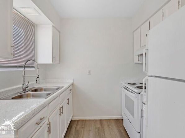2209 W Belmont Ave APT 2