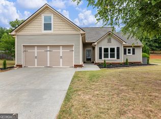 411 Fairfield Dr, Jefferson, GA 30549