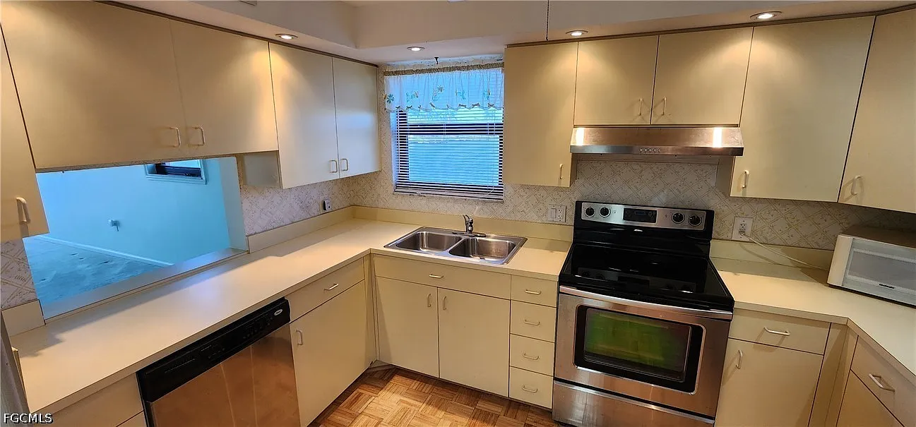 2 bed, 2.0 bath, 1065 sqft, $1,500 — Photo 2