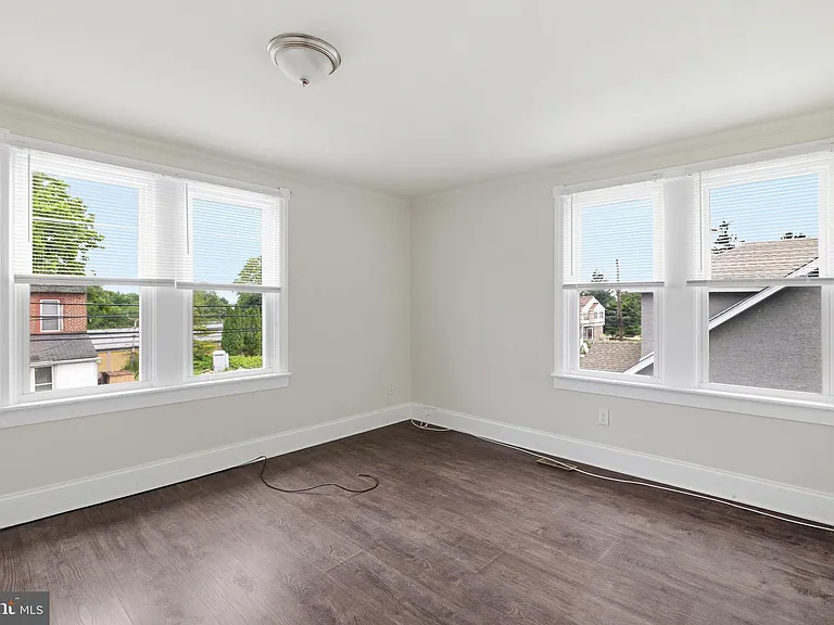 820 Greenhill Rd — Photo 24