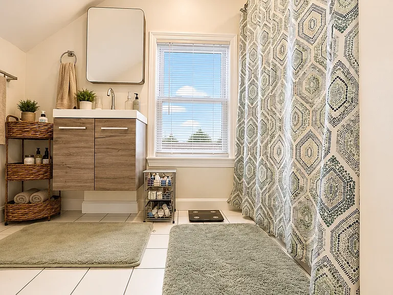 31 Richardson St #3 — Photo 10