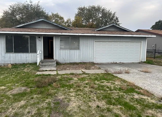 3 bed, 1008 sqft, $1,700 — Photo 1