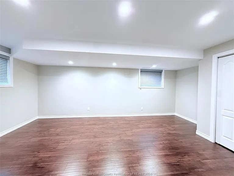 170 Diane Cres — Photo 17