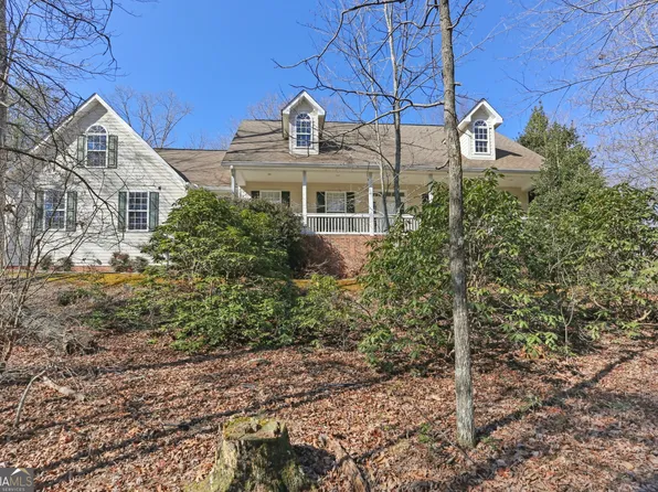 221 Crest Winds Dr, Clarkesville, GA 30523