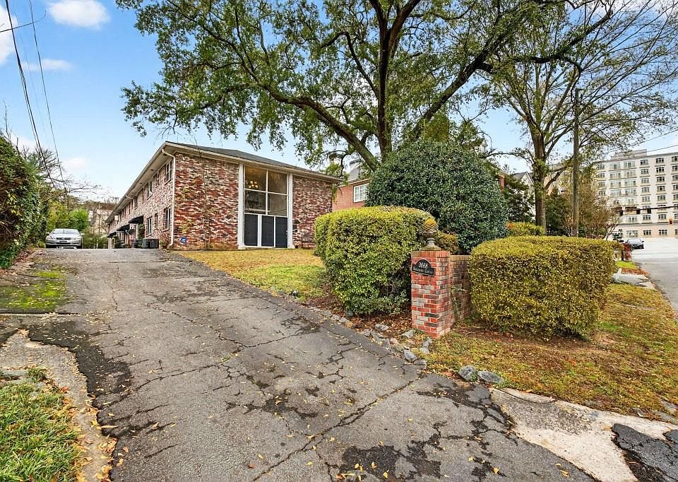 1st image of 3668 Kingsboro Rd NE APT 7