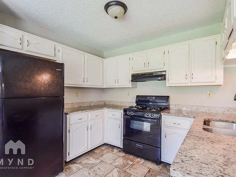 6354 Amanda Oaks Cir N — Photo 7