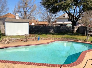 807 Blossomwood Dr, Arlington, TX 76017
