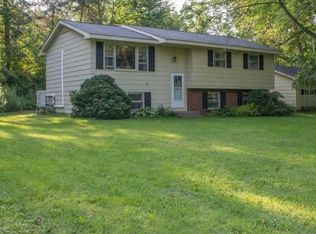 302 Woodgate Ln, Ithaca, NY 14850
