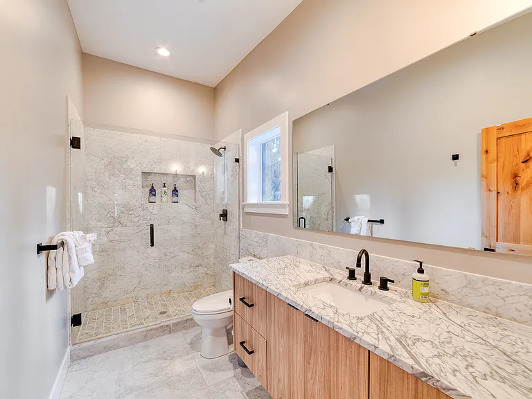 340 Snoqualmie Dr — Photo 16