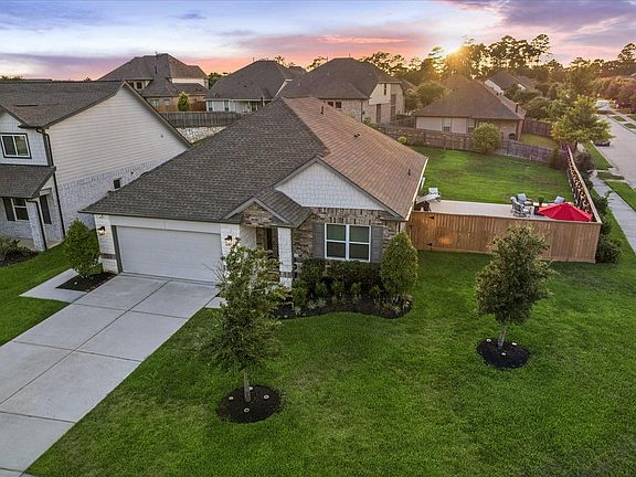 2nd image of 997 Golden Willow Ln