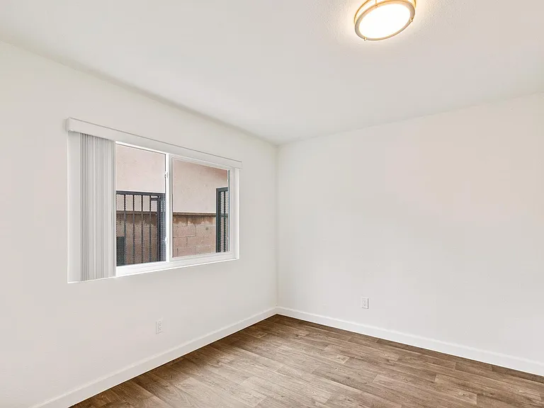 Mountain View Apartments — Photo 18