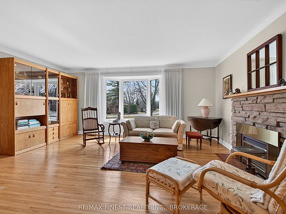 4th image of 4 Edgewood Rd