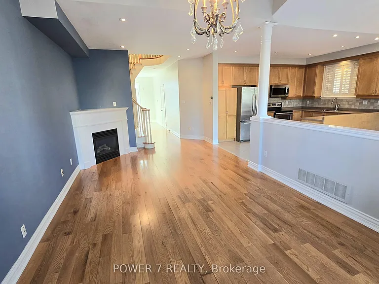19 Wheatfield Dr — Photo 8