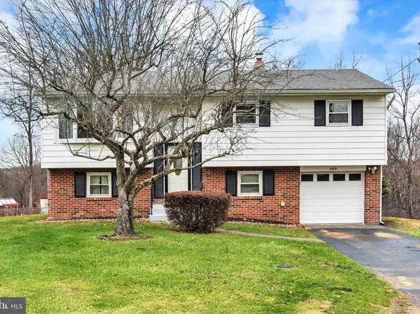 490 Sue Dr, Hummelstown, PA 17036