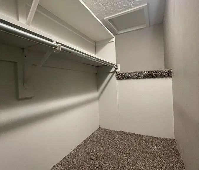 196 Georgetown Dr #16 — Photo 17