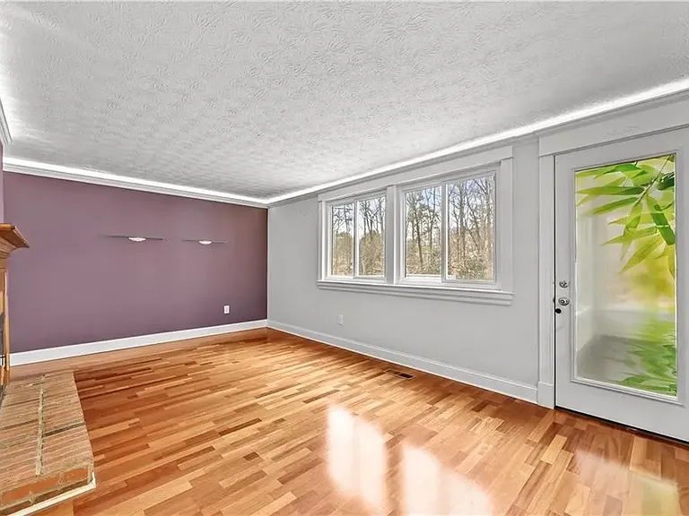 4608 Rosemear Ct — Photo 32
