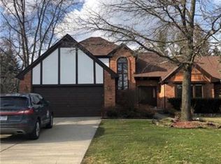 3602 Charlwood Dr, Rochester Hills, MI 48306